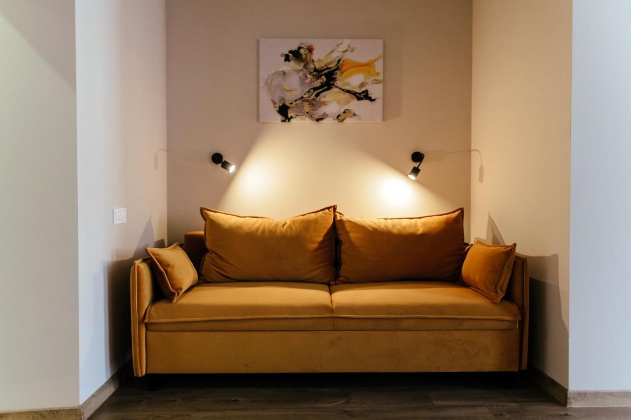 Lara Apartament 3 Apartman Lviv Kültér fotó
