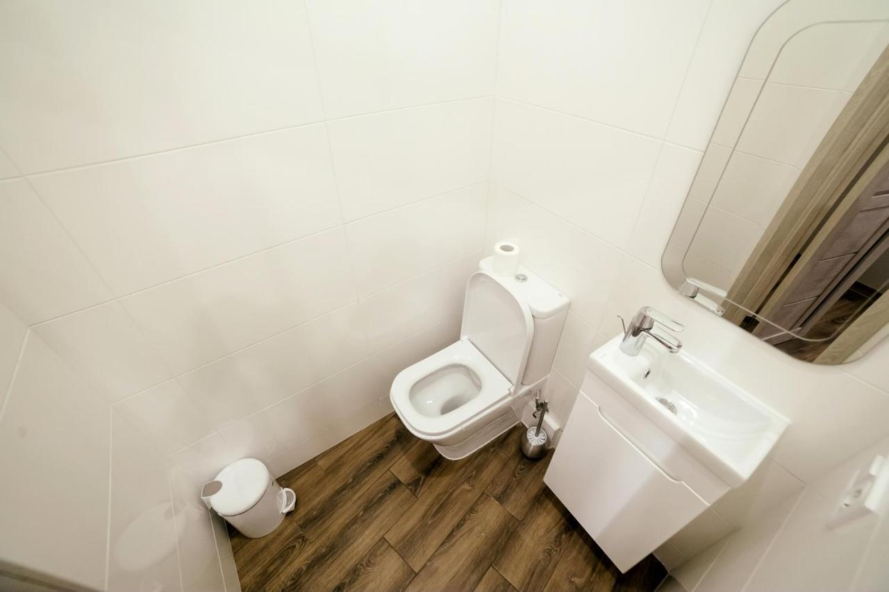 Lara Apartament 3 Apartman Lviv Kültér fotó