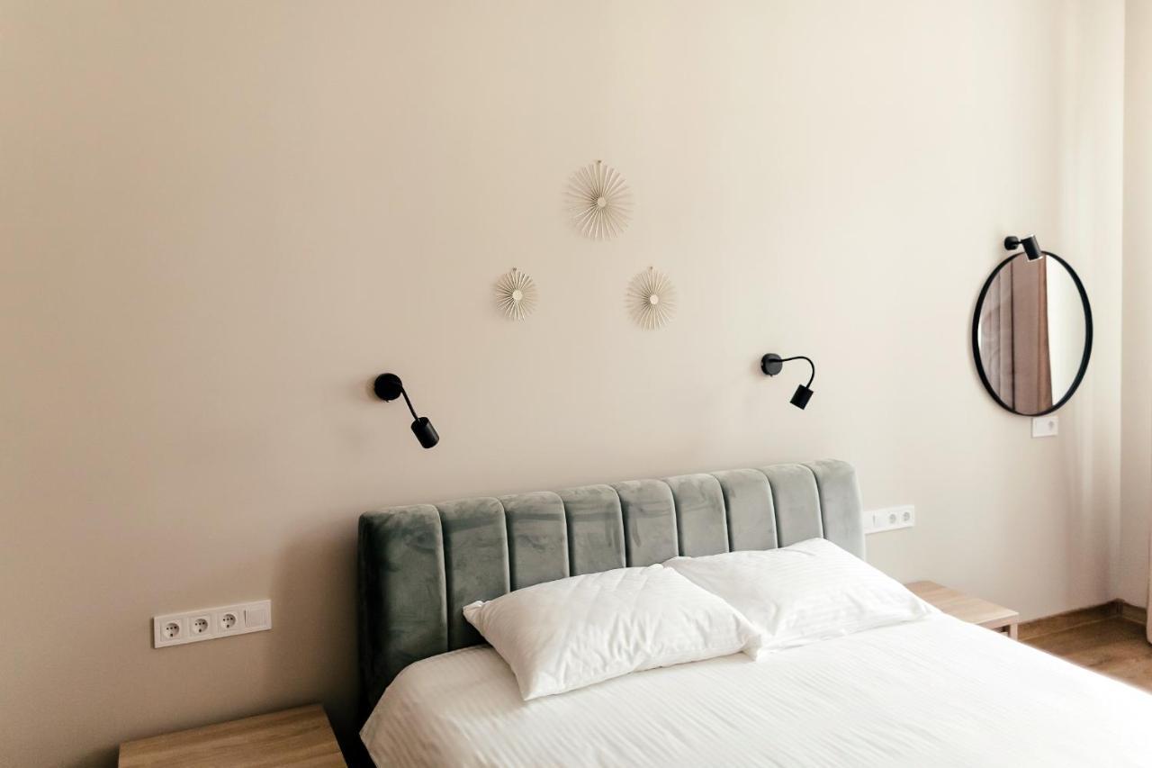 Lara Apartament 3 Apartman Lviv Kültér fotó