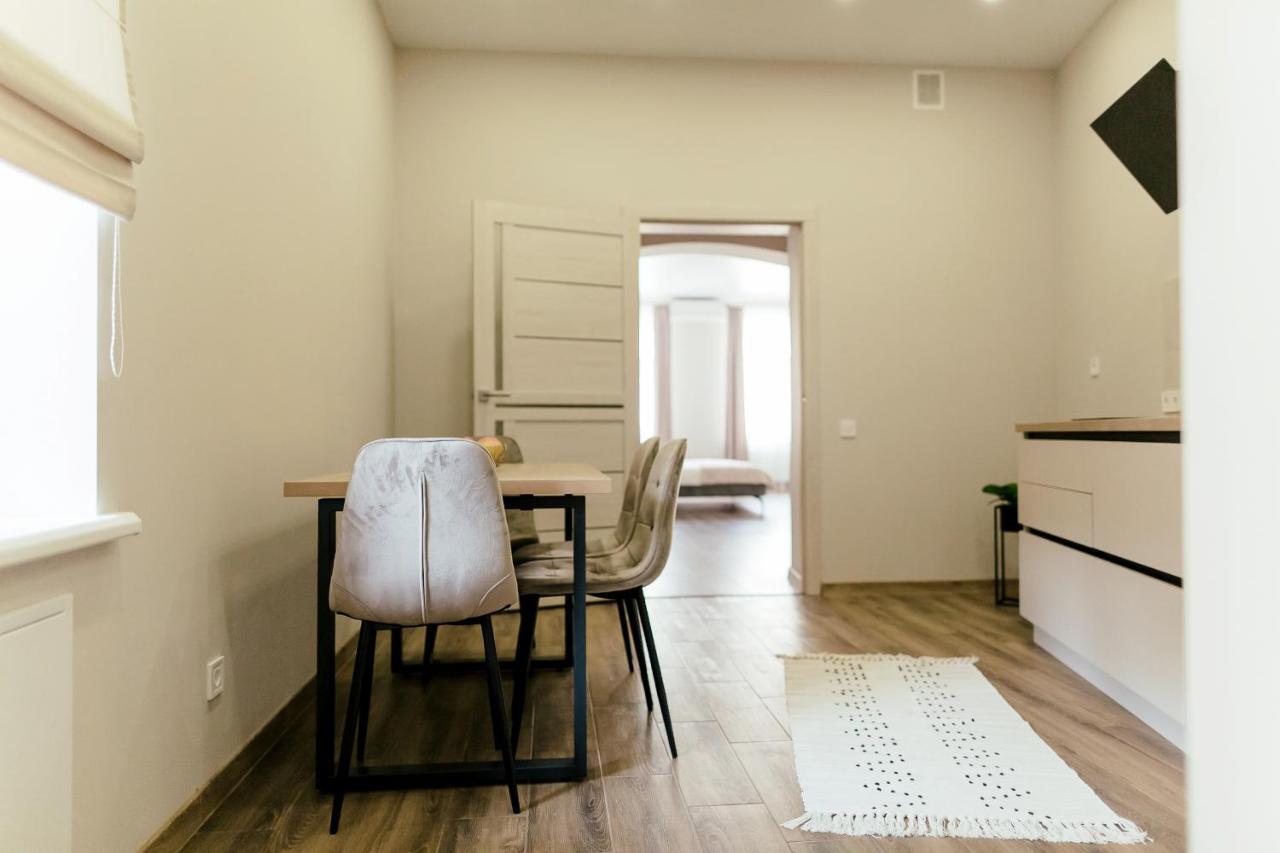 Lara Apartament 3 Apartman Lviv Kültér fotó