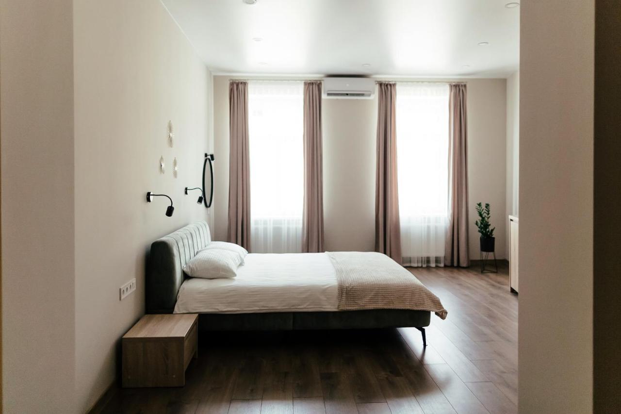 Lara Apartament 3 Apartman Lviv Kültér fotó